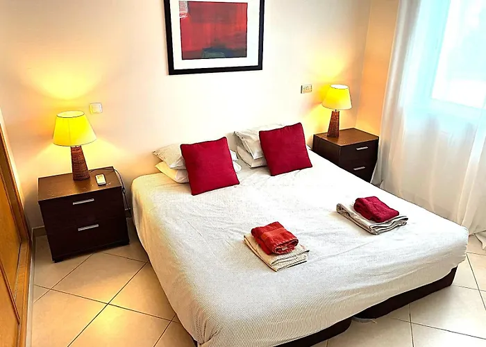 2 Bed, South Facing, Walk To & Vilamoura Marina *